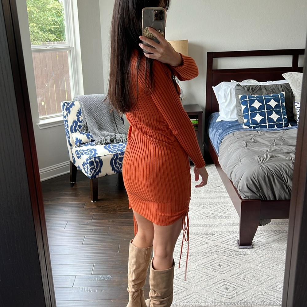 Body-con Ribbed Knit Dress - Picture 2 of 5